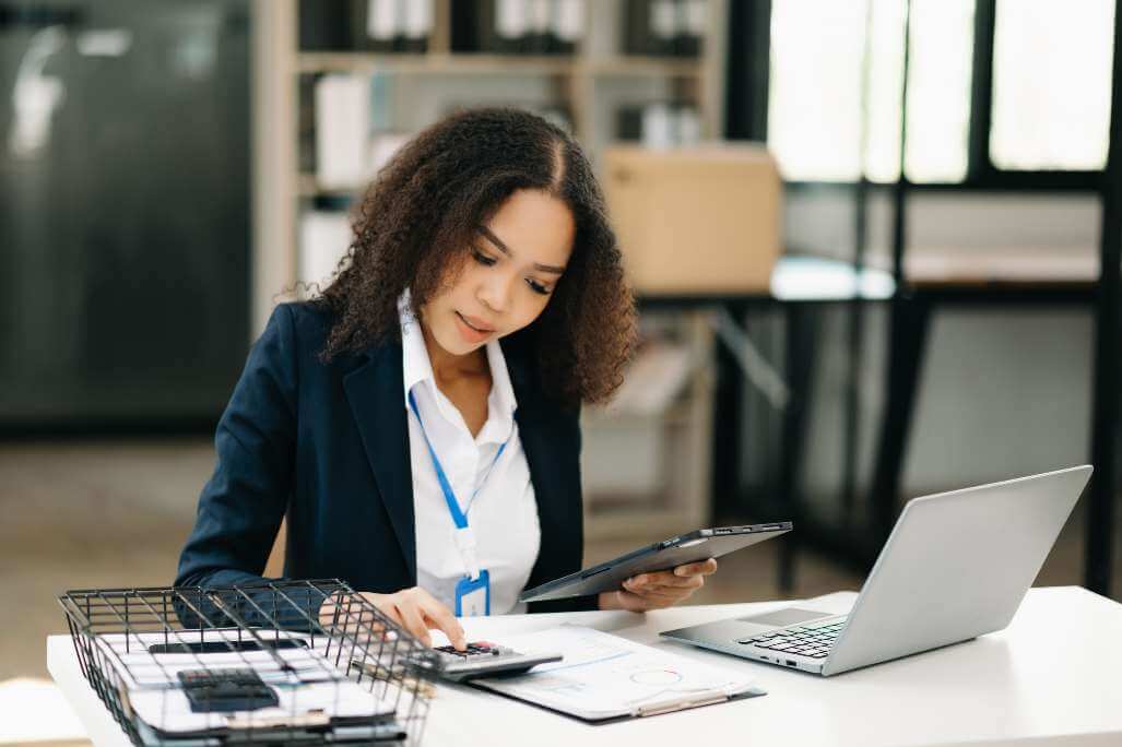 Accountant working at the table