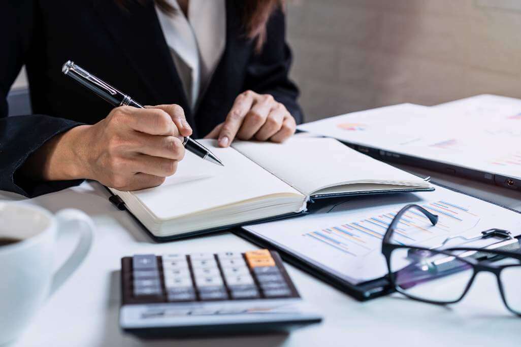 Businesswoman working at the desk